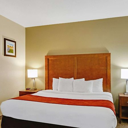 הנדרסון Comfort Inn מראה חיצוני תמונה