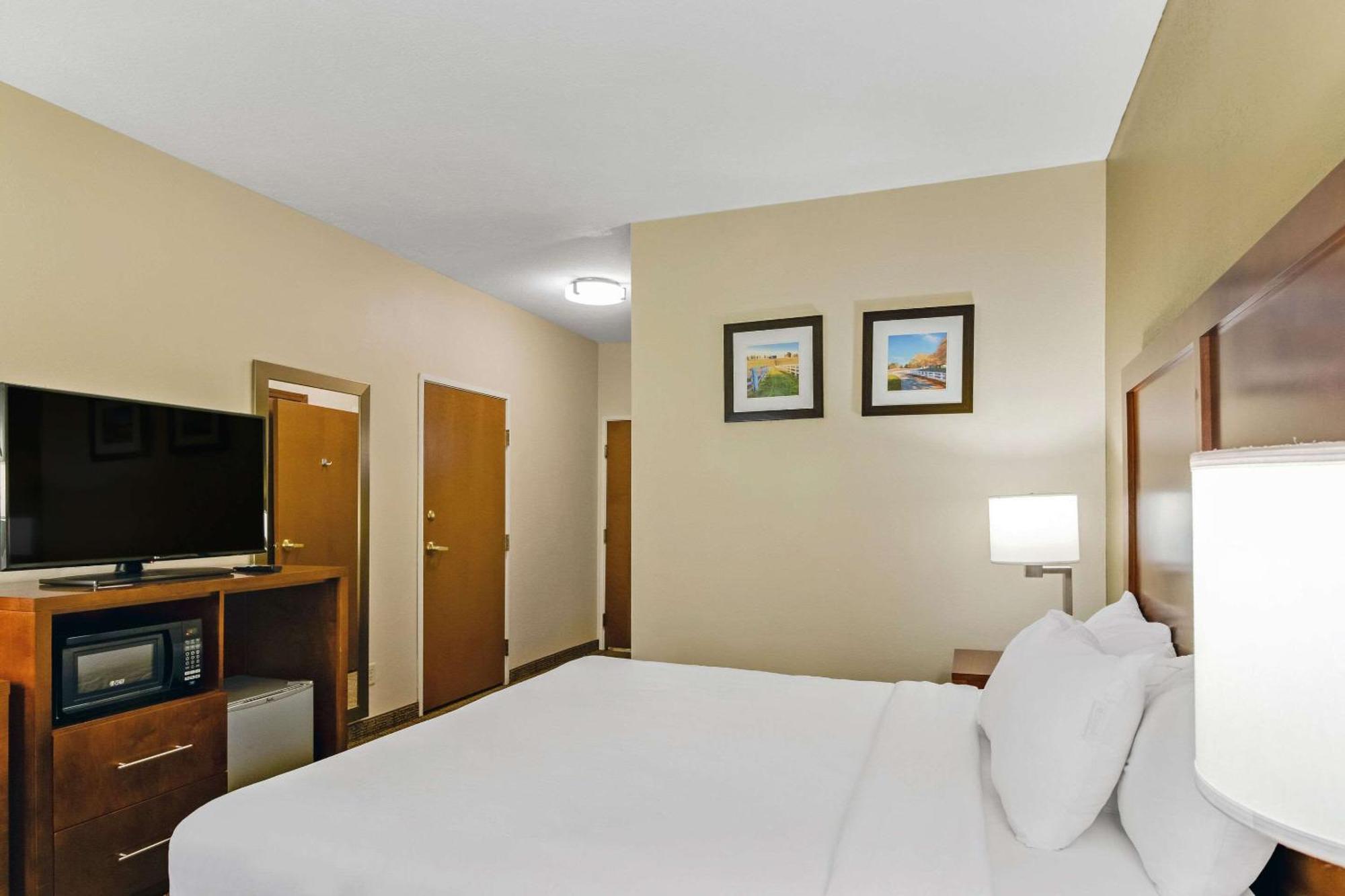 הנדרסון Comfort Inn מראה חיצוני תמונה