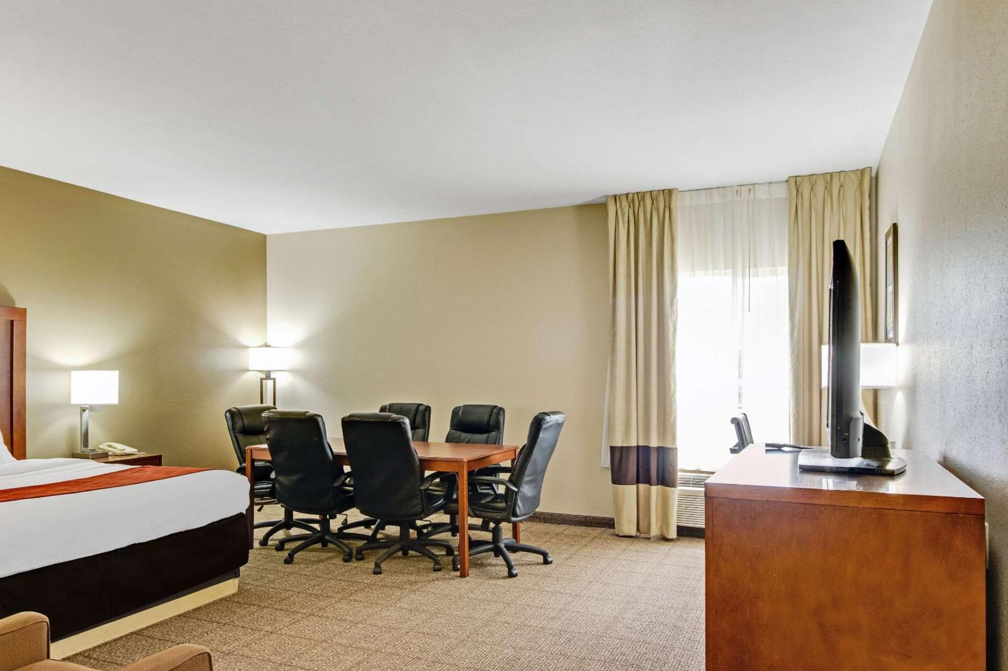 הנדרסון Comfort Inn מראה חיצוני תמונה